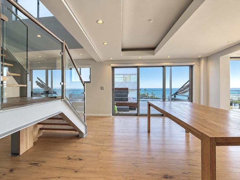 3 Bedroom Property for Sale in Sea Point Western Cape